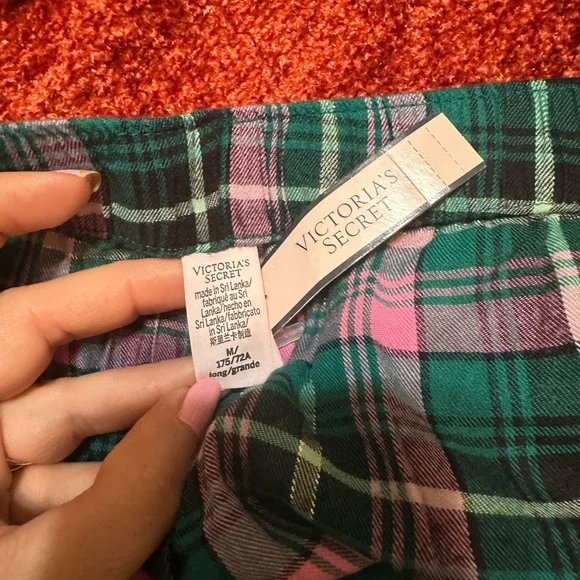 Victoria's Secret Plaid in Green and Pink with Gild Sparkle threading NWT - Picture 5 of 5